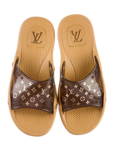 sandal louis vuitton pria|Louis Vuitton slippers.